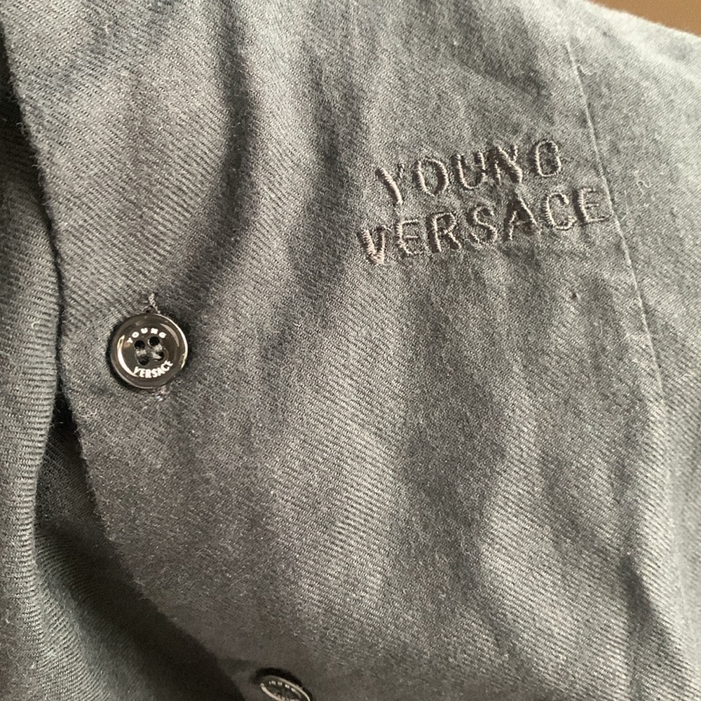 Young Versace boys soft Black Button-Up Shirt size 6/7 425